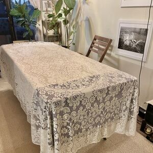 White Handmade Tablecloth Italian Point de Venise Lace Vintage 64” X 102”